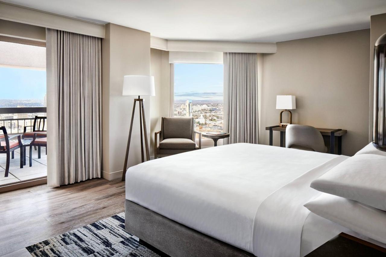 San Antonio Marriott Rivercenter On The River Walk Экстерьер фото