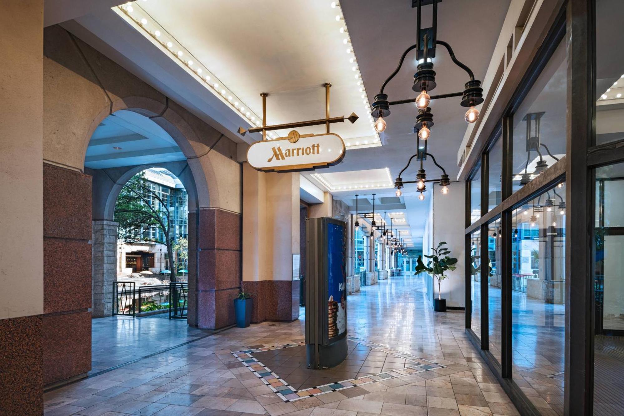 San Antonio Marriott Rivercenter On The River Walk Экстерьер фото